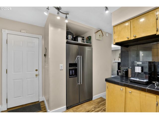 19138 PILKINGTON Rd, Lake Oswego, OR 97035