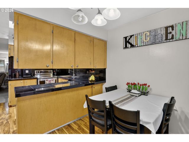 19138 PILKINGTON Rd, Lake Oswego, OR 97035