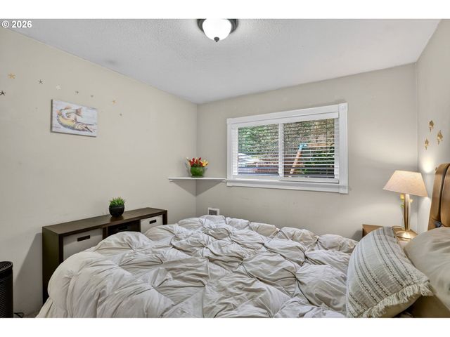 19138 PILKINGTON Rd, Lake Oswego, OR 97035