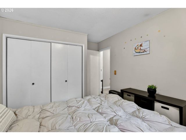 19138 PILKINGTON Rd, Lake Oswego, OR 97035