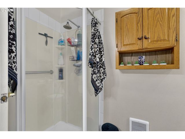 19138 PILKINGTON Rd, Lake Oswego, OR 97035