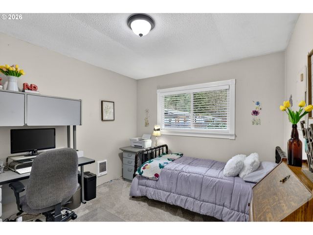 19138 PILKINGTON Rd, Lake Oswego, OR 97035