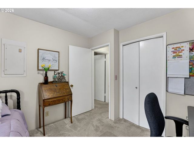 19138 PILKINGTON Rd, Lake Oswego, OR 97035