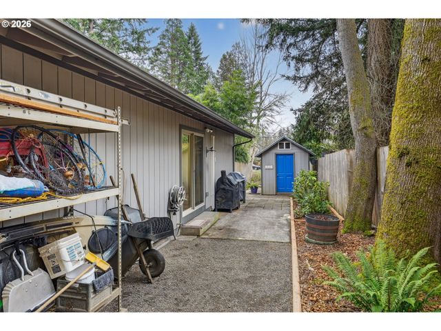 19138 PILKINGTON Rd, Lake Oswego, OR 97035