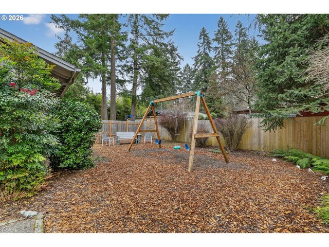 19138 PILKINGTON Rd, Lake Oswego, OR 97035