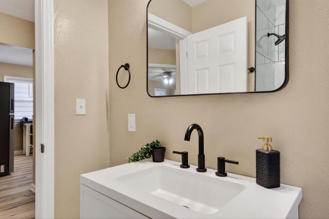 3015 N 75th STREET, Milwaukee, WI 53210