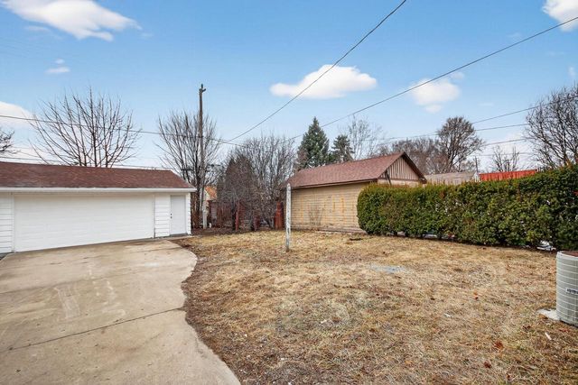 3015 N 75th STREET, Milwaukee, WI 53210