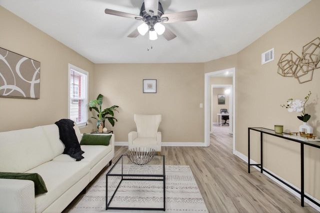 3015 N 75th STREET, Milwaukee, WI 53210