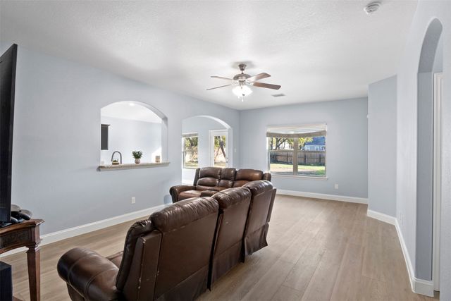 1318 Exeter Avenue, Dallas, TX 75216