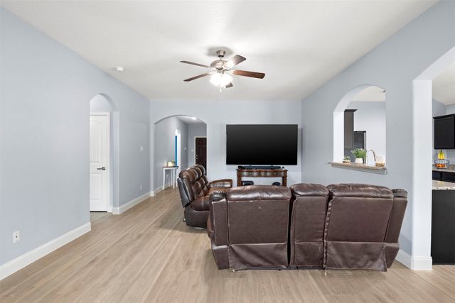 1318 Exeter Avenue, Dallas, TX 75216