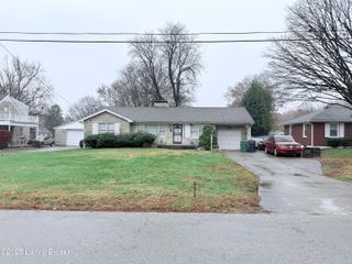 3621 Robin Dr, Louisville, KY 40216