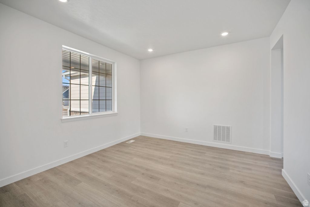 Image 11 of property listing at 677 S MAXWELL DR #604, Grantsville, UT 84029