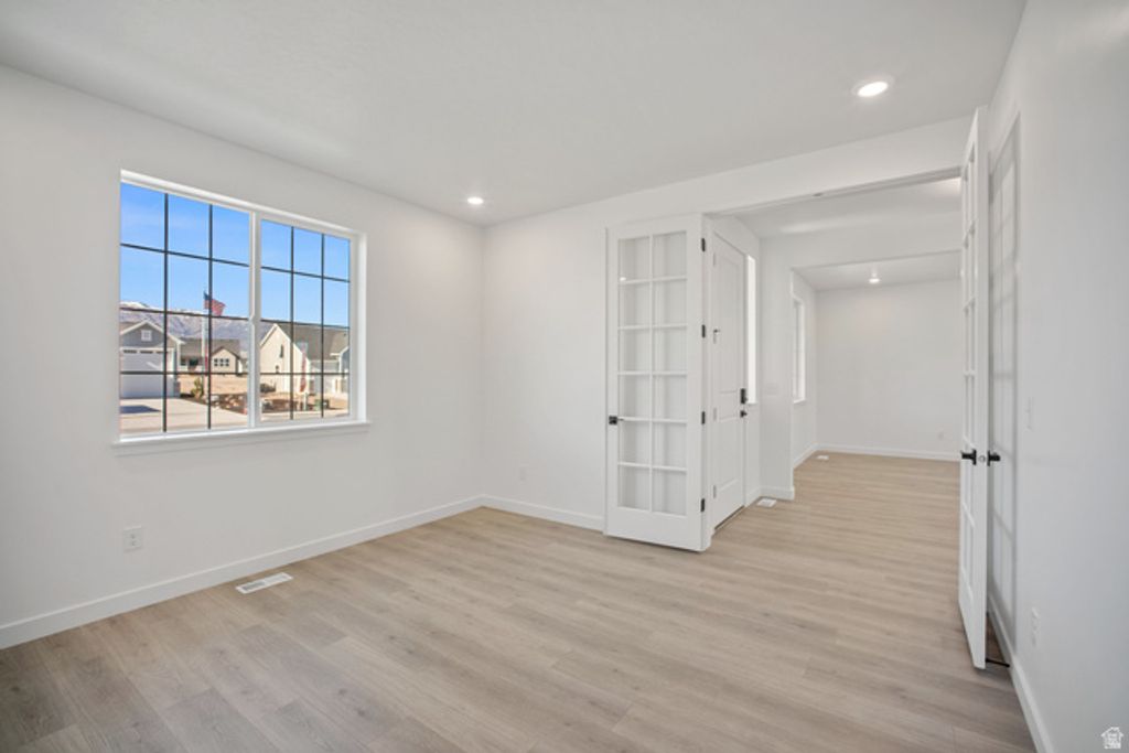 Image 10 of property listing at 677 S MAXWELL DR #604, Grantsville, UT 84029