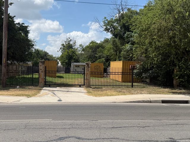838 CULEBRA RD, San Antonio, TX 78201