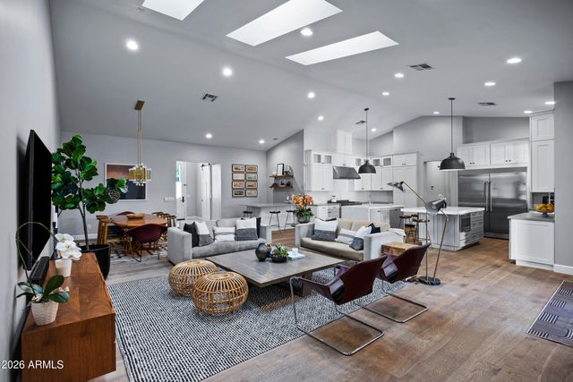 3550 E OREGON Avenue, Phoenix, AZ 85018