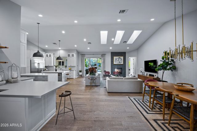 3550 E OREGON Avenue, Phoenix, AZ 85018