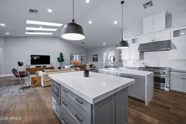 3550 E OREGON Avenue, Phoenix, AZ 85018