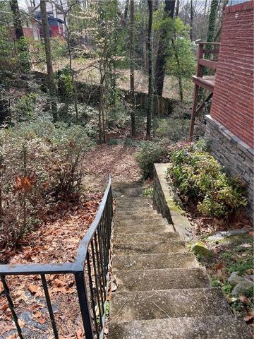 2506 Wawona NE Drive, Brookhaven, GA 30319