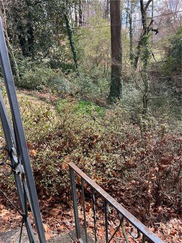 2506 Wawona NE Drive, Brookhaven, GA 30319