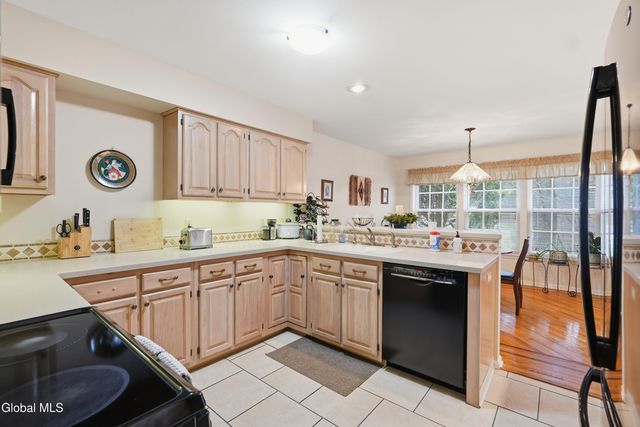 138 Killarney Drive, Niskayuna, NY 12309