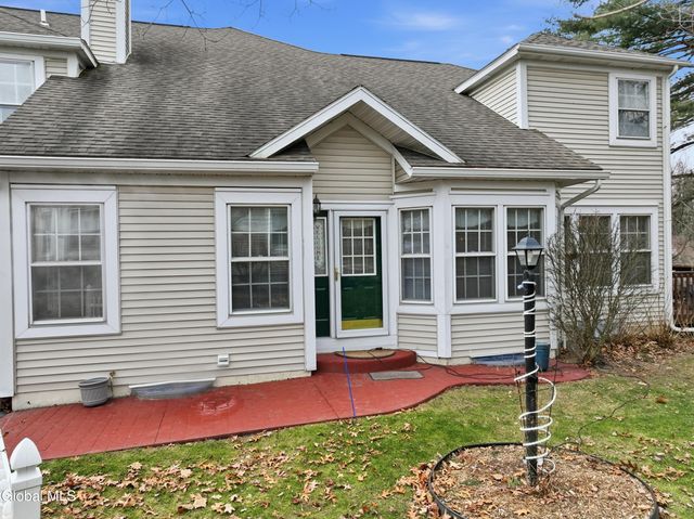138 Killarney Drive, Niskayuna, NY 12309