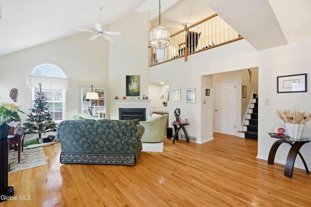 138 Killarney Drive, Niskayuna, NY 12309