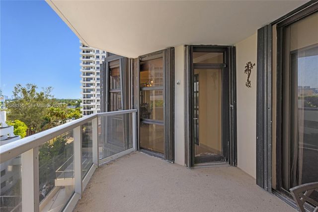 6423 Collins Ave 703, Miami Beach, FL 33141