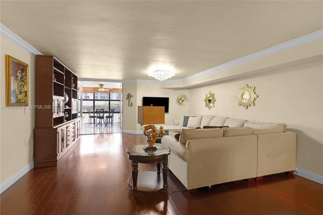 6423 Collins Ave 703, Miami Beach, FL 33141