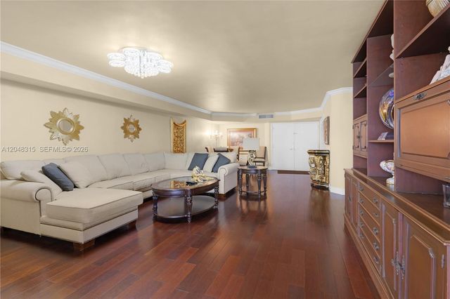 6423 Collins Ave 703, Miami Beach, FL 33141