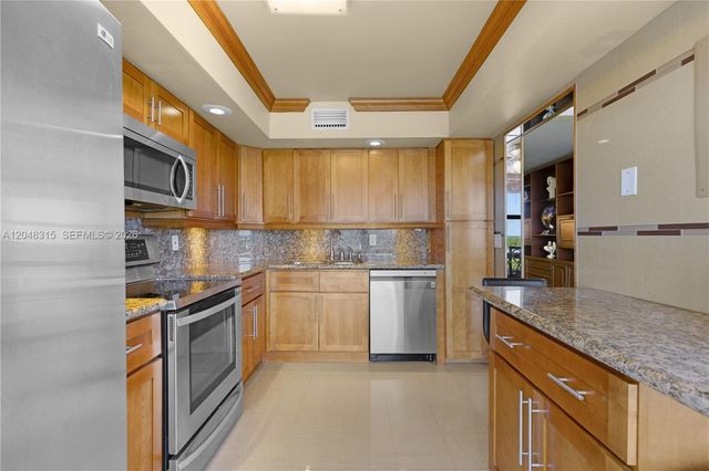 6423 Collins Ave 703, Miami Beach, FL 33141