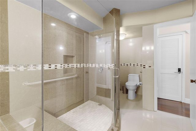6423 Collins Ave 703, Miami Beach, FL 33141