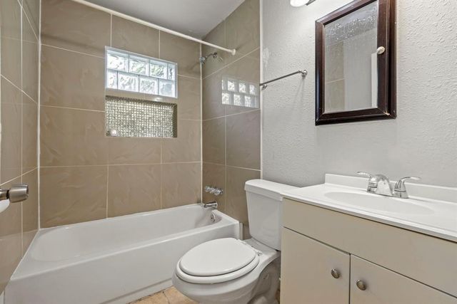 2714 Ball B-2, Galveston, TX 77550