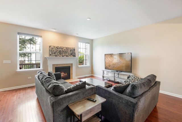 1158 Falcon Ridge Drive, Elgin, IL 60124
