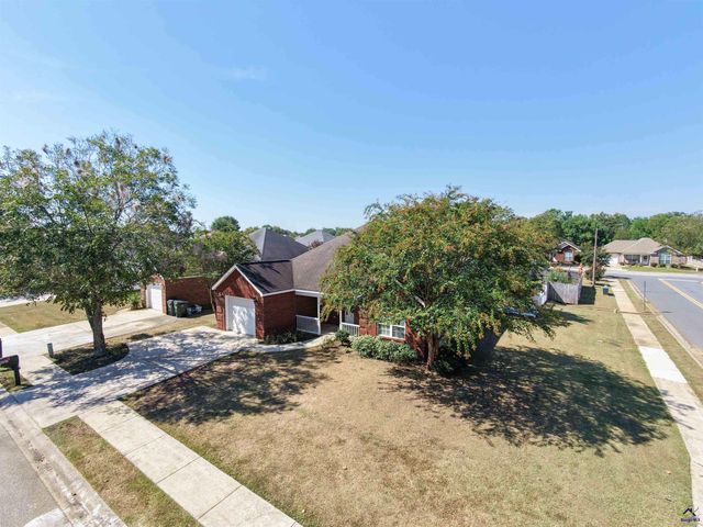 101 Alexandria Ct, Byron, GA 31008