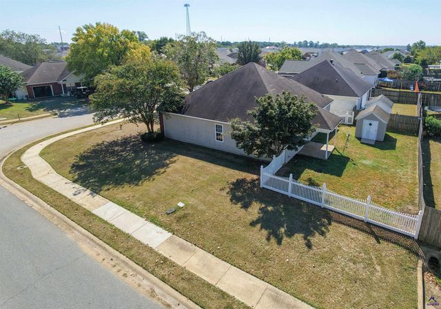 101 Alexandria Ct, Byron, GA 31008