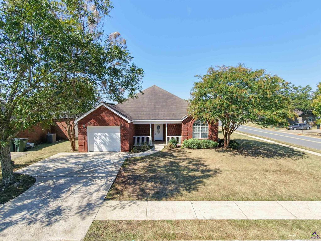 101 Alexandria Ct, Byron, GA 31008