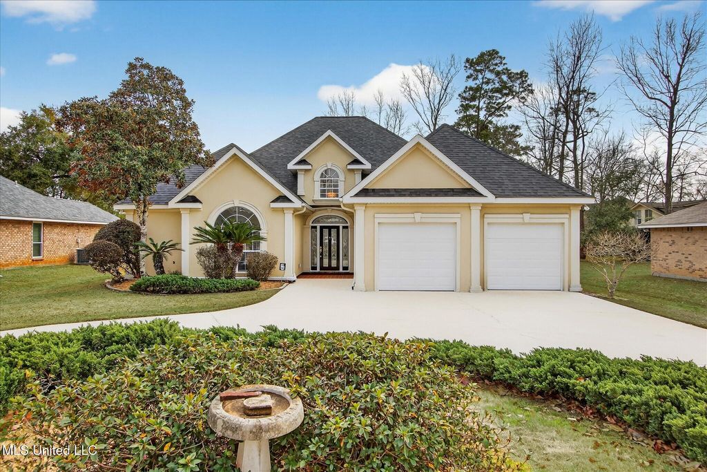 7913 Lanai Street, Diamondhead, MS 39525