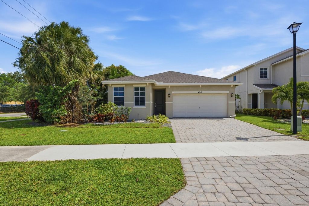4010 Tomoka Drive, Lake Worth, FL 33462