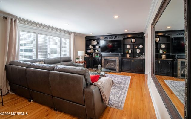 3 Kelton Place, Manalapan, NJ 07726