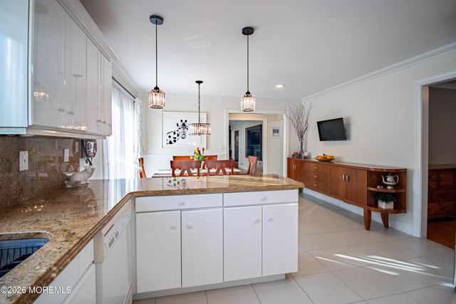 3 Kelton Place, Manalapan, NJ 07726