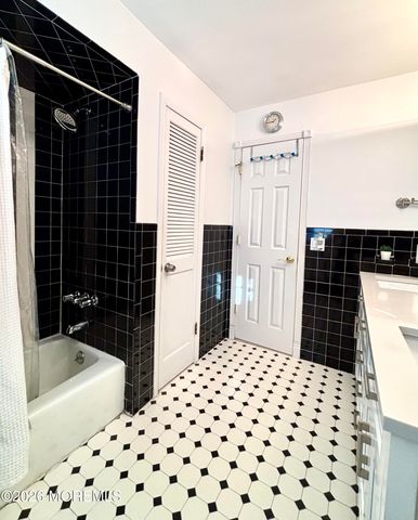 3 Kelton Place, Manalapan, NJ 07726