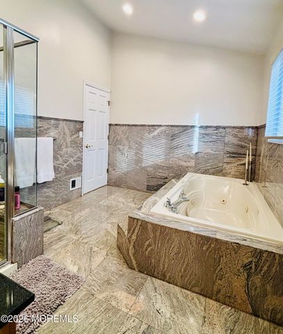 3 Kelton Place, Manalapan, NJ 07726