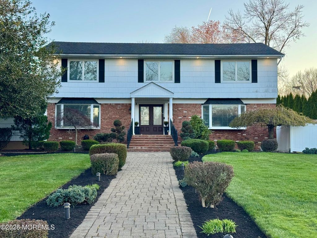 3 Kelton Place, Manalapan, NJ 07726