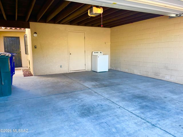 2415 W Calle Retana, Tucson, AZ 85745