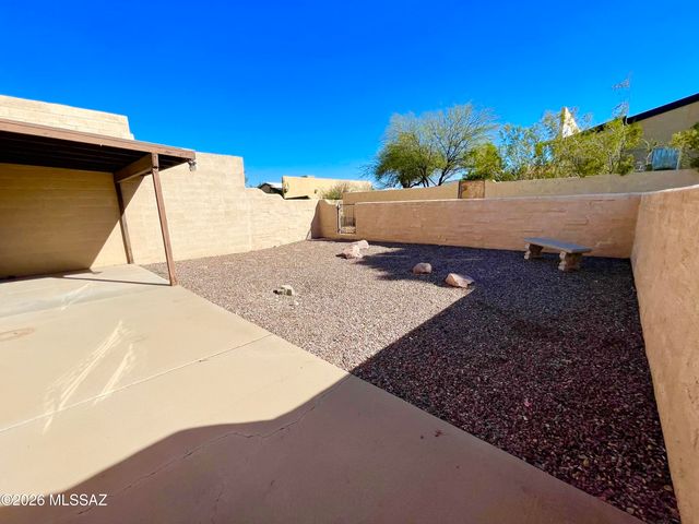 2415 W Calle Retana, Tucson, AZ 85745