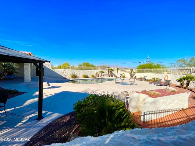 2415 W Calle Retana, Tucson, AZ 85745