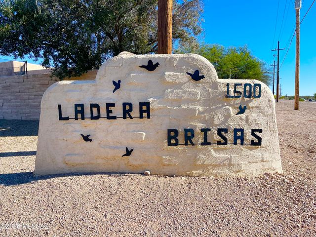 2415 W Calle Retana, Tucson, AZ 85745