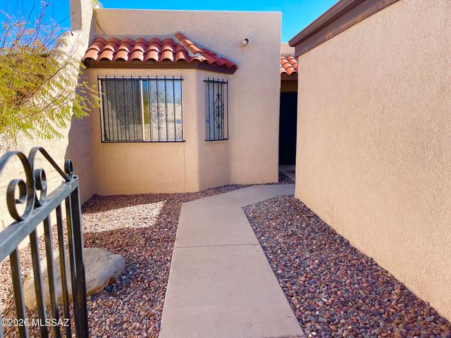 2415 W Calle Retana, Tucson, AZ 85745