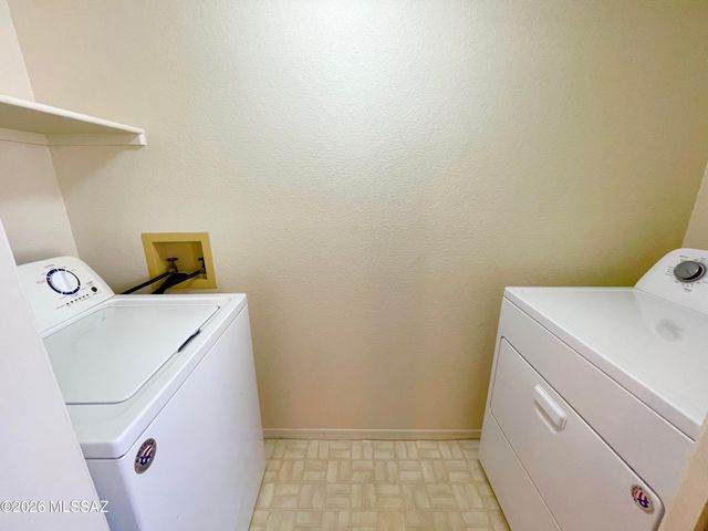 2415 W Calle Retana, Tucson, AZ 85745