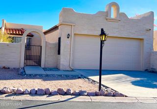 2415 W Calle Retana, Tucson, AZ 85745